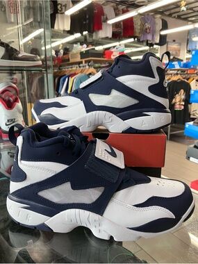 Nike Air Diamond Turf Cowboys Size 9.5